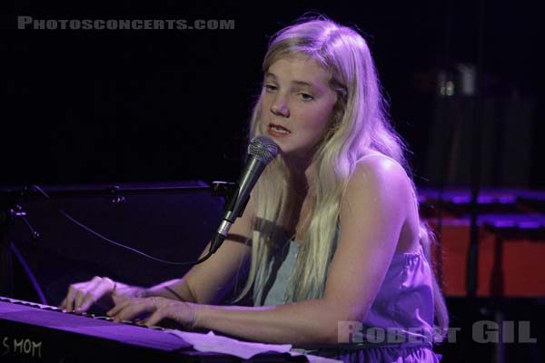 ESSIE JAIN - 2008-10-03 - PARIS - La Maroquinerie - 